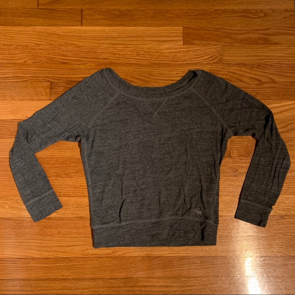 Abercrombie Gray Cropped Long Sleeve